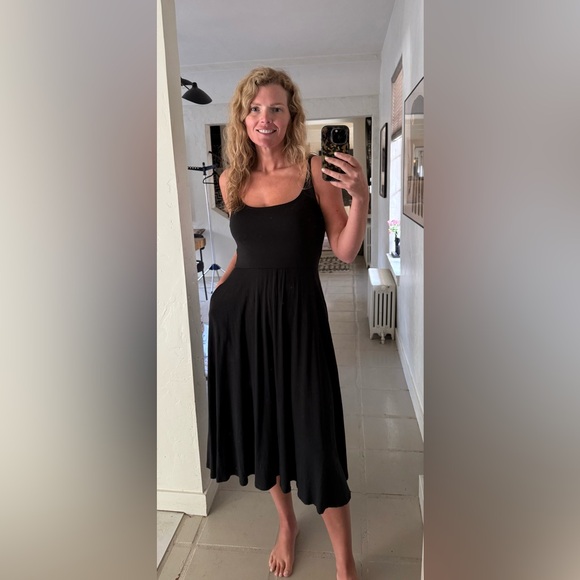 Quince $78 Black Midi Tencel Jersey Fit and Flare Dress with Pockets, Size M - Picture 6 of 13